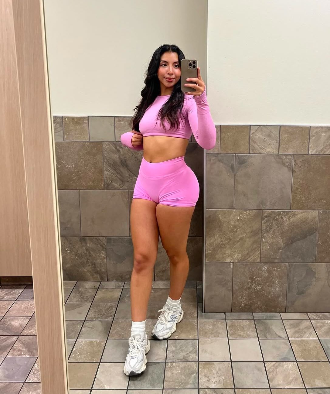 Sexy latina gym baddie showing off Pt. 2 #9d2MSfl0