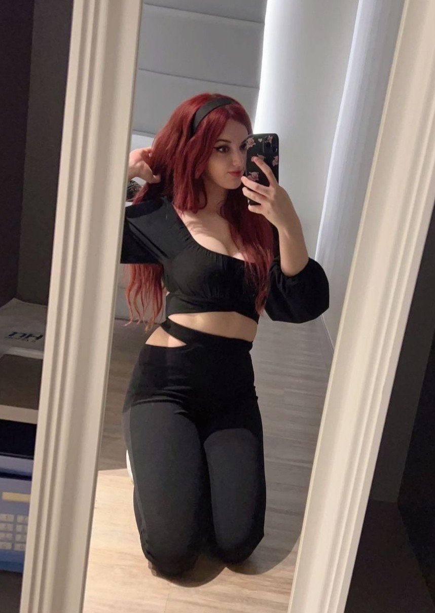 Streamer Sexy Zeli #iR5RqYsa