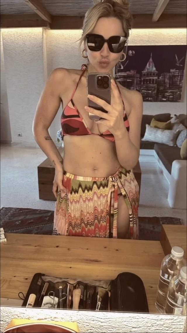 Hadise | Turkish Celeb Milf with nice tits #4TdiKkRE