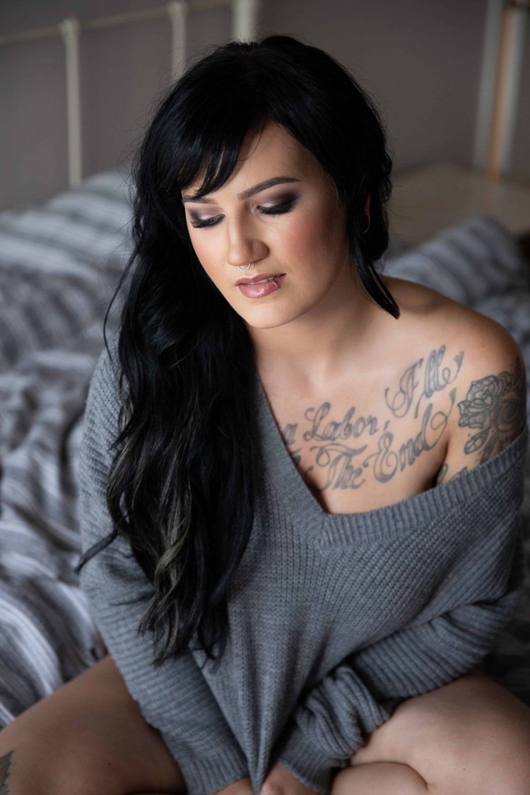 Tatted busty black hair beauty boudoir #W4FhSTwp