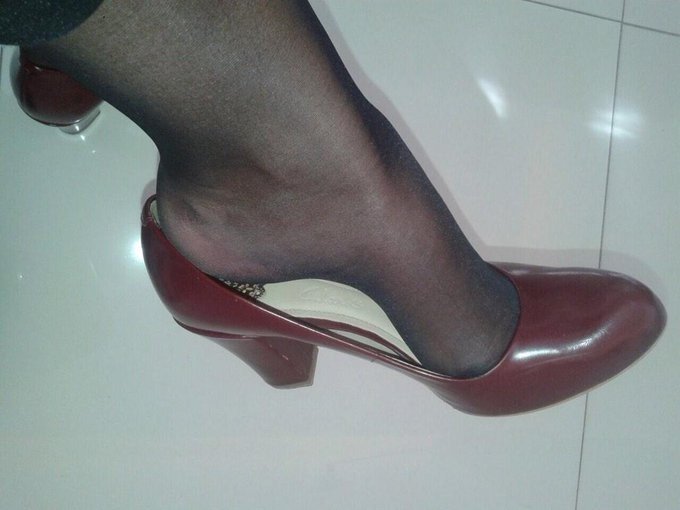 Hot Arches of Turkish Flight Attendant #ZePcsqBn