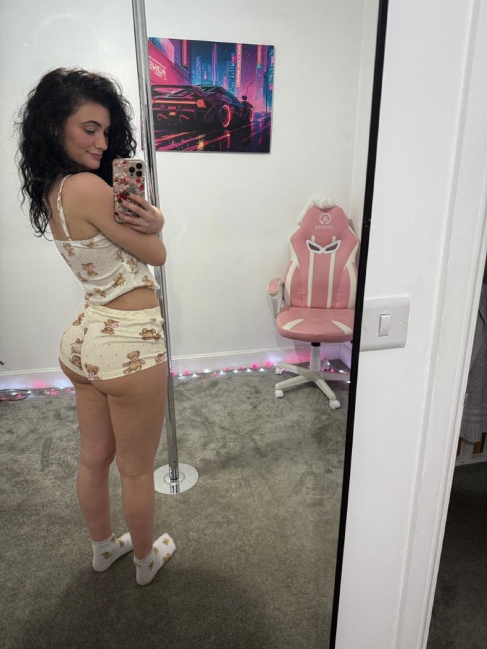 Cute UK brunette #S9mUt2RV